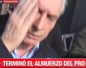 Macri se golpeó con la cámara de C5N en un insólito blooper