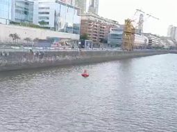 encontraron sin vida al hombre que se tiro del puente de la mujer en puerto madero encontraron sin vida al hombre que se tiro del puente de la mujer en puerto madero