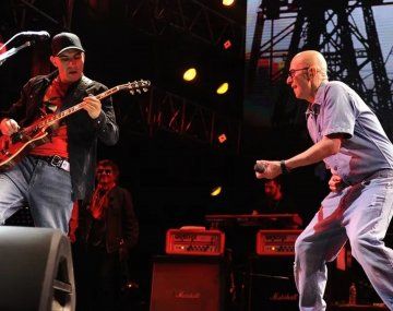 El guitarrista del Indio Solari: Vamos a seguir tocando hasta que se suba...