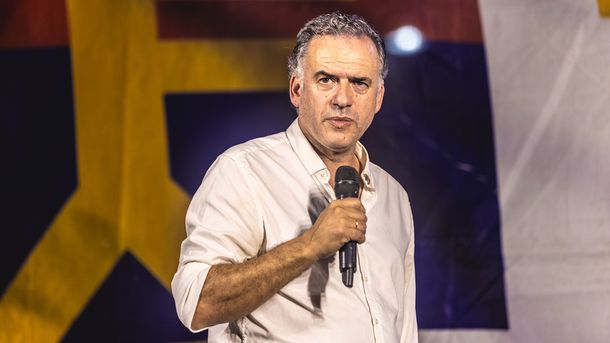 Yamandú Orsi cree que el combate contra el narcotráfico debería tratarse como una política de Estado.