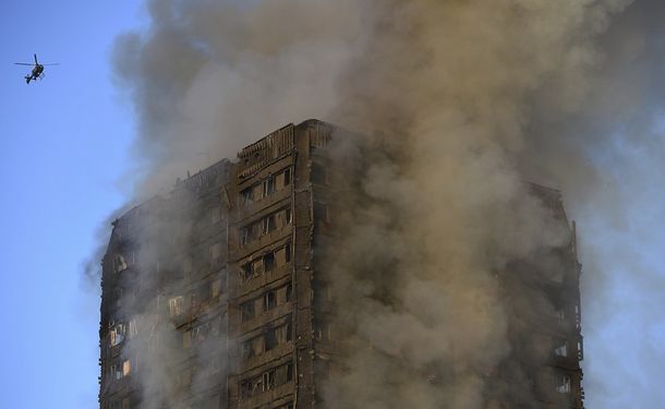 Al menos seis muertos por un incendio en un edificio en Londres