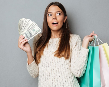 El signo del zodiaco que no puede evitar el gasto compulsivo y derrocha dinero