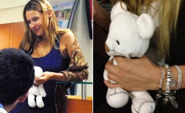 Pampita y el oso de peluche de Blanca