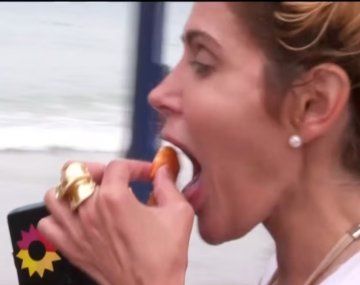 Video: una periodista de eltrece se atragantó con un camarón sin pelar