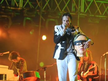Arcade Fire llegó para hacer bailar a miles en el primer día del Lollapalooza