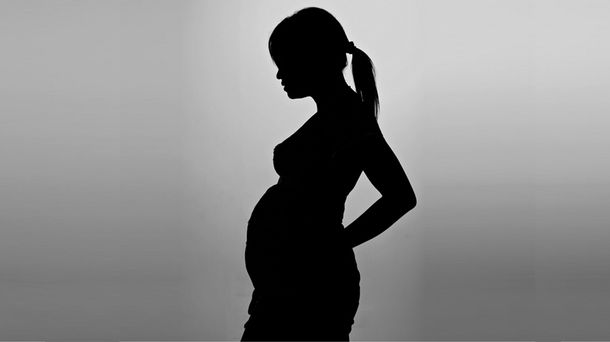 A poco de divorciarse, una famosa vedette estaría embarazada