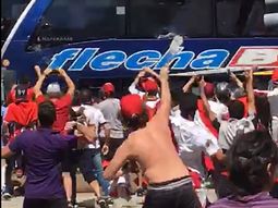 Así atacaban al micro de Boca