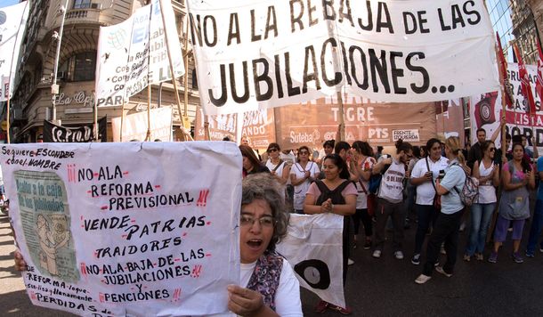 Otro día de caos en la Ciudad: comenzaron las protestas contra la reforma previsional