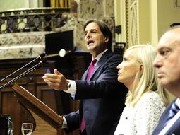 La aprobación de la gestión de Lacalle Pou continúa siendo del 45%. La aprobación de la gestión de Lacalle Pou continúa siendo del 45%.