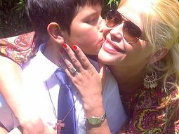 Nazarena Vélez con su hijo Gonzalito