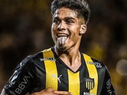 Quién es Matías Arezo, el delantero por el que negocia River