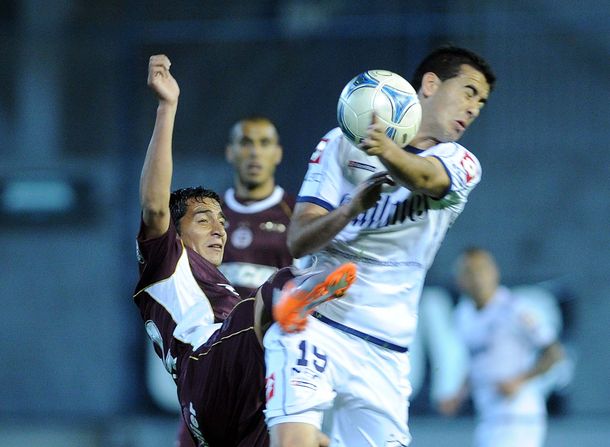 Lanús busca volver a la punta frente a Quilmes en el clásico del Sur