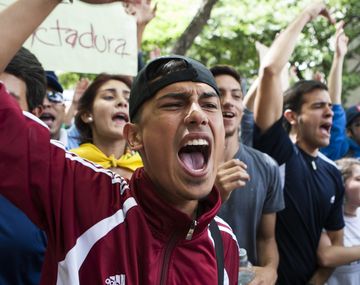 Murieron dos jóvenes y suman 21 los fallecidos en Venezuela