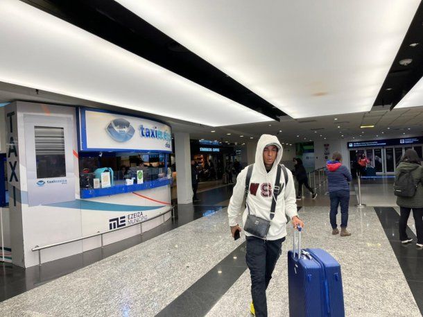 Sebastián Villa volvió al país y se presentó en Boca Predio: cómo sigue su situación