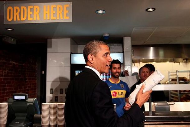 Obama con hincha de Boca 2