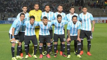 escucha el himno con los nombres de los 23 que jugaran la copa america escucha el himno con los nombres de los 23 que jugaran la copa america