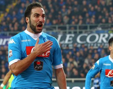 Presidente del Nápoli quiere que Higuaín se quede para siempre