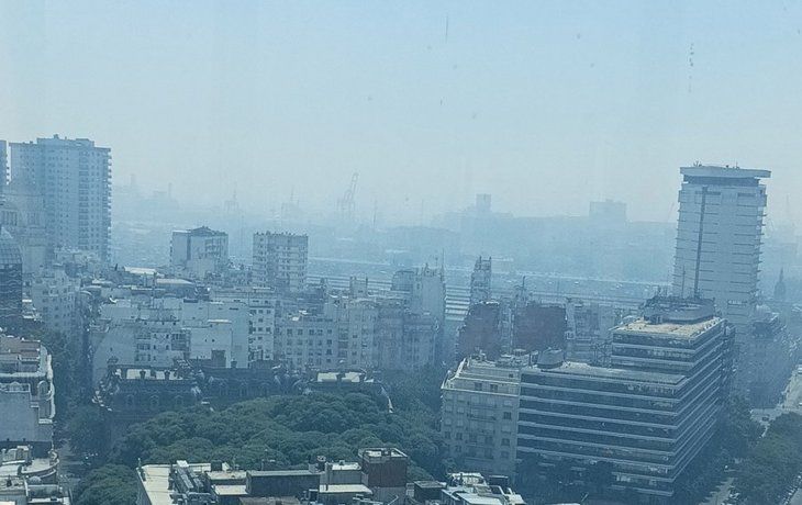 El humo de los incendios del Delta llegó a la Ciudad y el Conurbano 