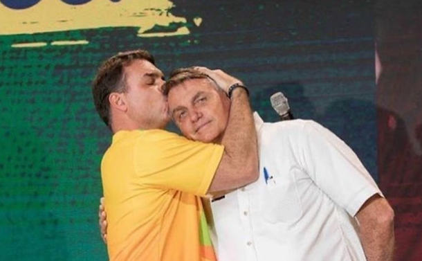 El hijo mayor de Jair Bolsonaro desafía a Lula da Silva y anuncia su candidatura presidencial