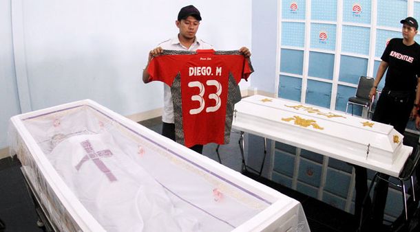 Escándalo: un club indonesio dejó morir a un futbolista paraguayo