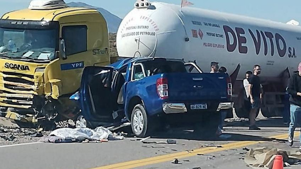 Mendoza: al menos tres muertes por un brutal choque en la Ruta 40