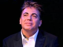 cristian castro se mostro junto a una misteriosa mujer en el escenario y se desataron los rumores de romance cristian castro se mostro junto a una misteriosa mujer en el escenario y se desataron los rumores de romance