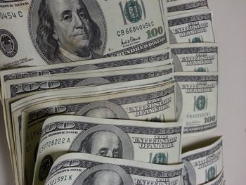 Encontraron un sobre con u$s 10 mil escondido en la oficina de un funcionario de Macri