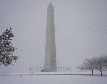 Estados Unidos: una fuerte nevada empeoró el caos de transporte aéreo