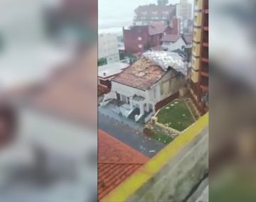 Villa Gesell: el temporal voló el techo de un boliche histórico