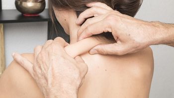 De qué se trata la cervicalgia que deja mal el cuello y cómo combatirla: los detalles De qué se trata la cervicalgia que deja mal el cuello y cómo combatirla: los detalles