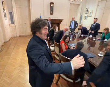 Al ritmo de I feel good: así fue el saludo de Milei a su nuevo Gabinete