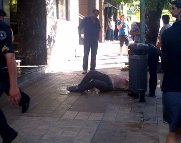 Un hombre prendió fuego a su vecino y está en grave estado