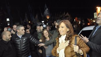 cfk regreso a buenos aires y ya prepara una recorrida por todo el pais cfk regreso a buenos aires y ya prepara una recorrida por todo el pais