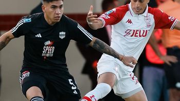 Huracán y Deportivo Riestra igualaron sin goles por el Torneo Apertura