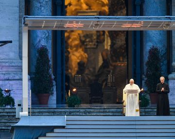 Habrá un genocidio virósico si privilegian la economía por sobre la gente