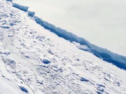 El iceberg mide 20 veces más que la ciudad de Buenos Aires