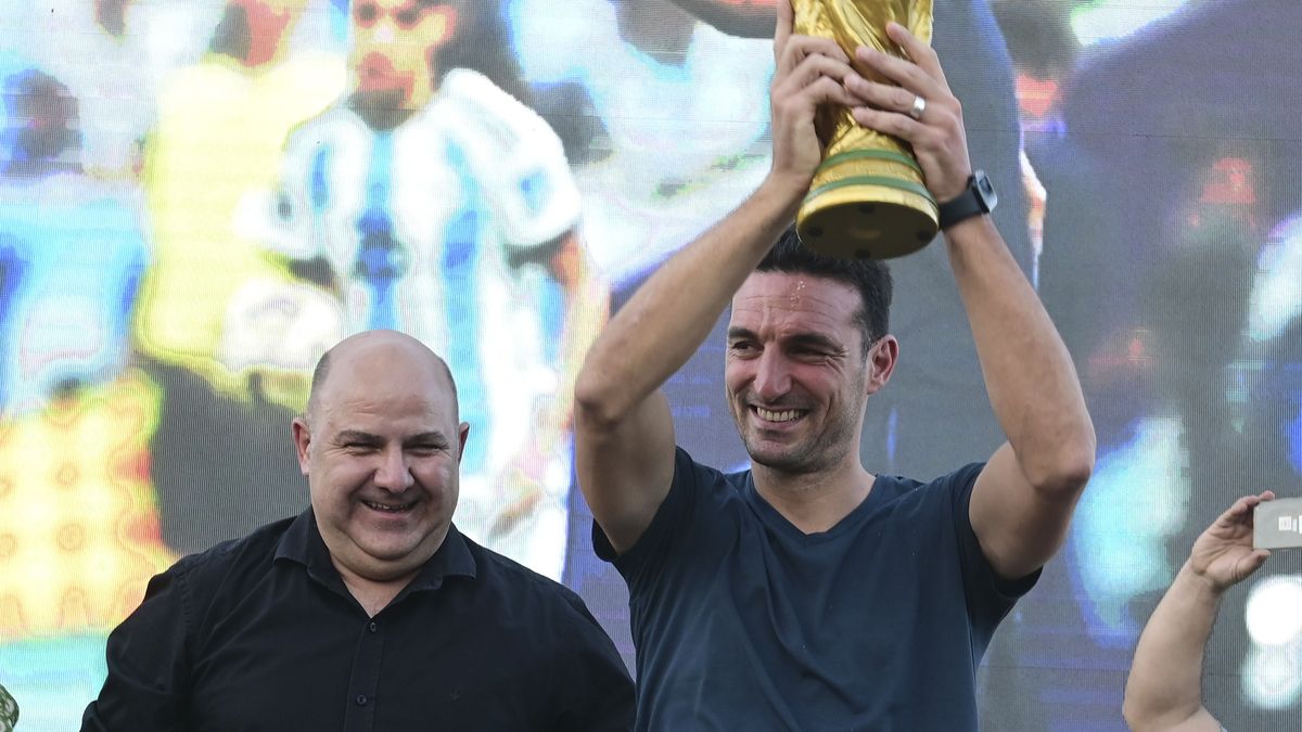 Todo Pujato homenajeó a Scaloni