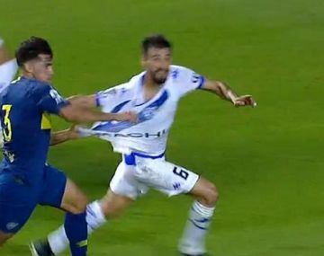El insólito penal que no cobró Espinoza y que favoreció a Boca ante Vélez