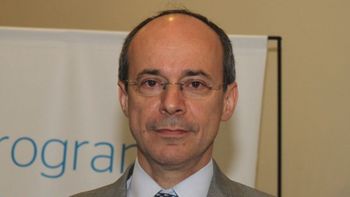 economistas piden ajuste por la suba del dolar negro economistas piden ajuste por la suba del dolar negro