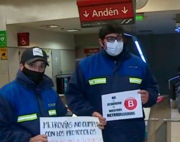 Empleados de la línea B de subte levantan molinetes y amenazan con un paro