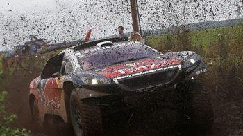 sebastien loeb no afloja y se quedo con la tercera etapa del dakar