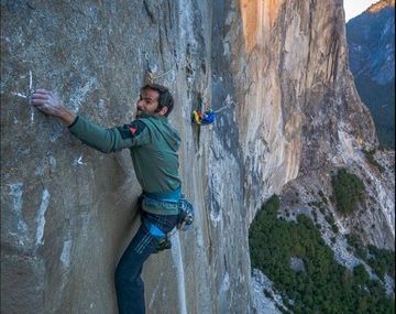 Escalaron la montaña más difícil del mundo