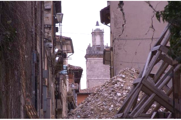 Condenan a prisión a siete científicos por no predecir un terremoto