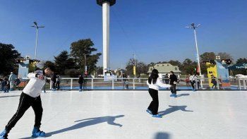 Abre el Parque de Invierno en Buenos Aires para las vacaciones: tiene una pista de patinaje gratuita