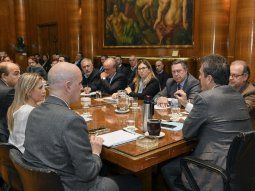 Massa tuvo su primera reunión de trabajo con su equipo en el ministerio de Economía