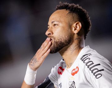 Santos empató por la Sudamericana como local y Neymar se cruzó con sus hinchas