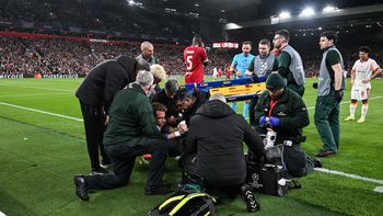 escandalo en la champions: jugador de galatasaray sufrio una grave lesion por un cartel escandalo en la champions: jugador de galatasaray sufrio una grave lesion por un cartel