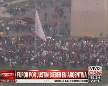 Las fanáticas de Justin Bieber coparon el Obelisco