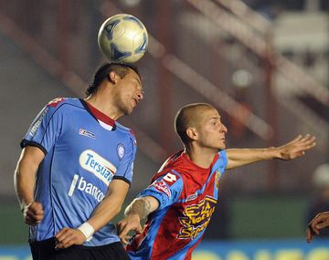 Belgrano recibe a Arsenal para acercarse a la punta