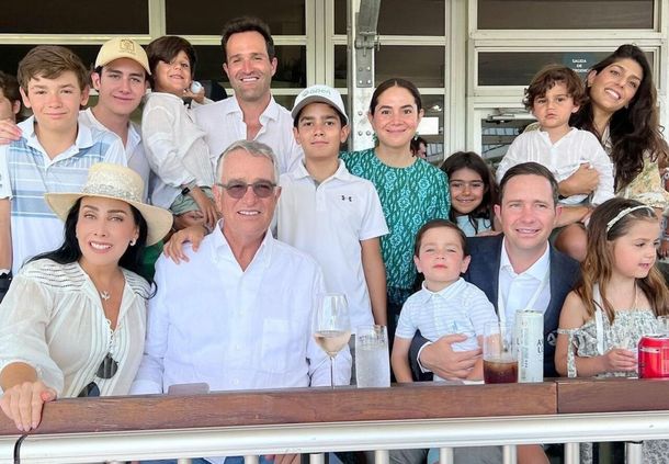 Salinas Pliego transmite el espíritu emprendedor a sus hijos.